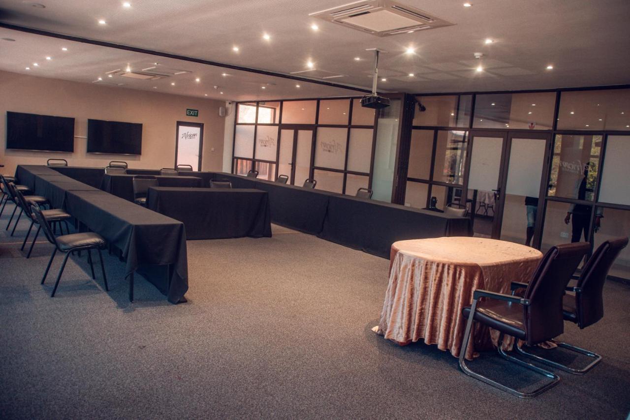 African Home Hotel ハボローネ エクステリア 写真