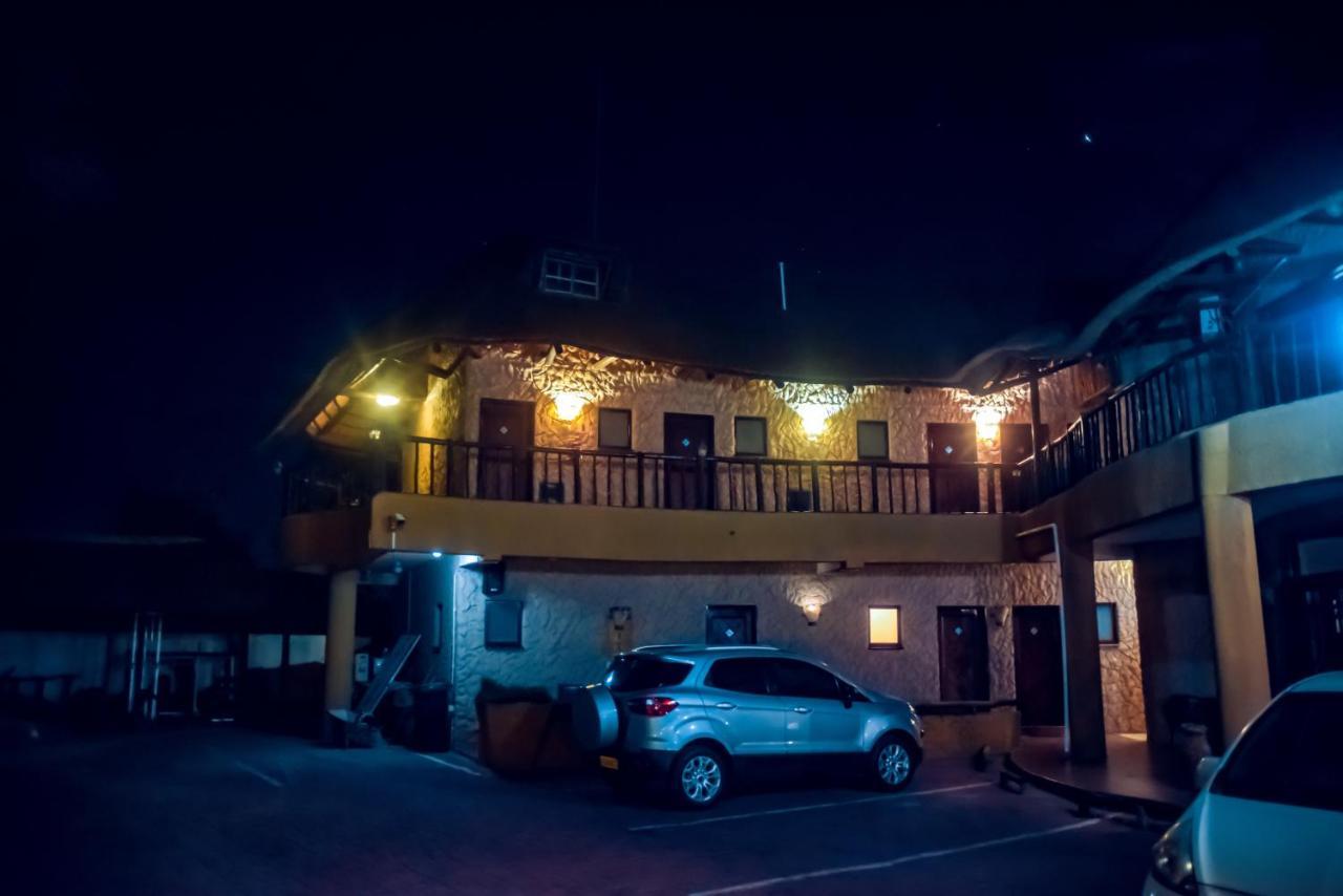African Home Hotel ハボローネ エクステリア 写真