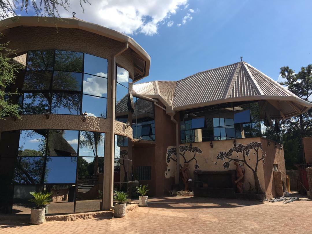 African Home Hotel ハボローネ エクステリア 写真